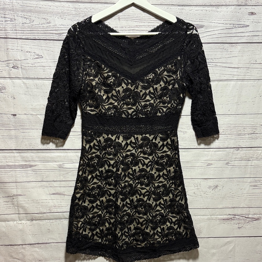 ILLA ILLA Lace lined Dress